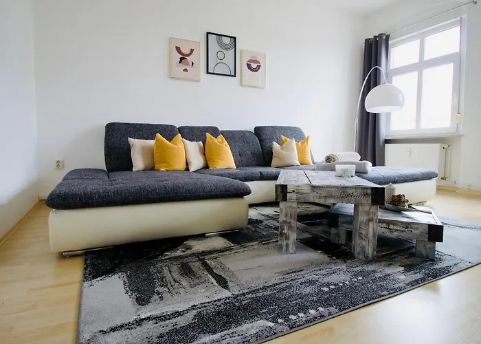 Gemuetliches Innenstadtnest, Zentrale Lage, 88Qm, Kostenfreier Parkplatz, Fuer Bis Zu 6 Personen