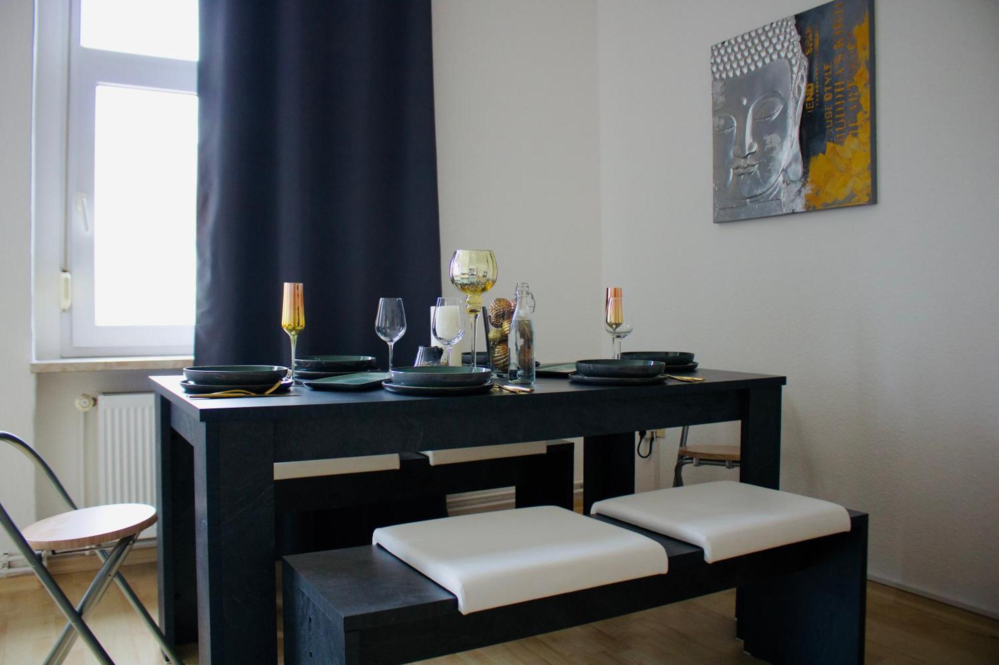 Gemuetliches Innenstadtnest, Zentrale Lage, 88qm, Kostenfreier Parkplatz, Fuer Bis Zu 6 Personen Apartment