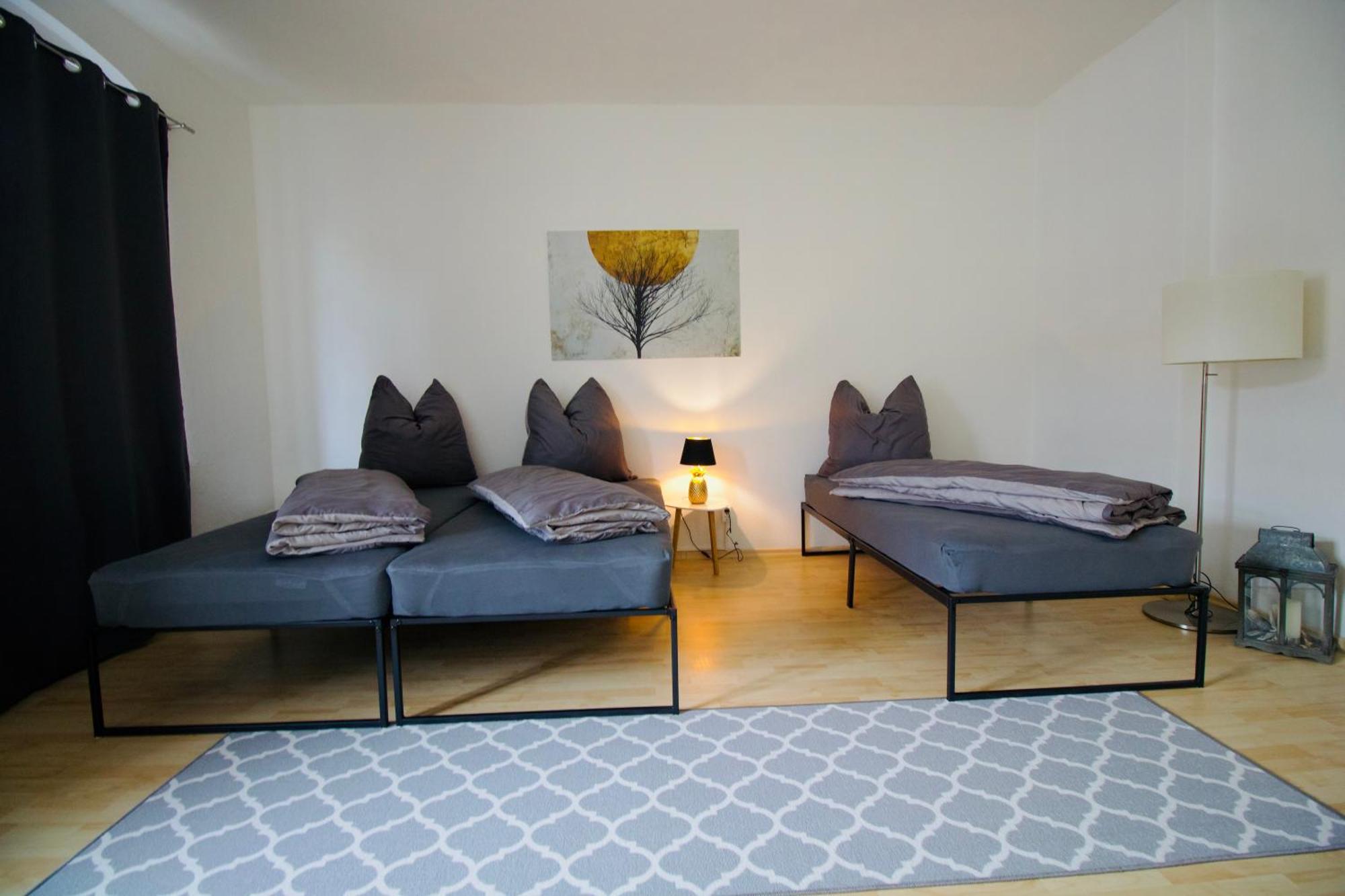 Gemuetliches Innenstadtnest, Zentrale Lage, 88qm, Kostenfreier Parkplatz, Fuer Bis Zu 6 Personen Apartment
